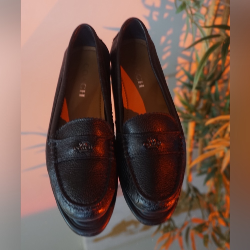 Coach  Black Leather Casual Flat Shoes Womens Size 7 B (pre owned) - Picture 4 of 9